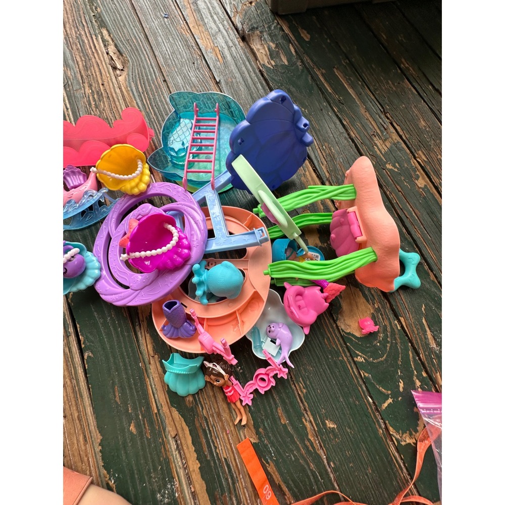 Spin Master Gabbys Dollhouse MerCat Seaside Spa Playset Accessories Lot A4357